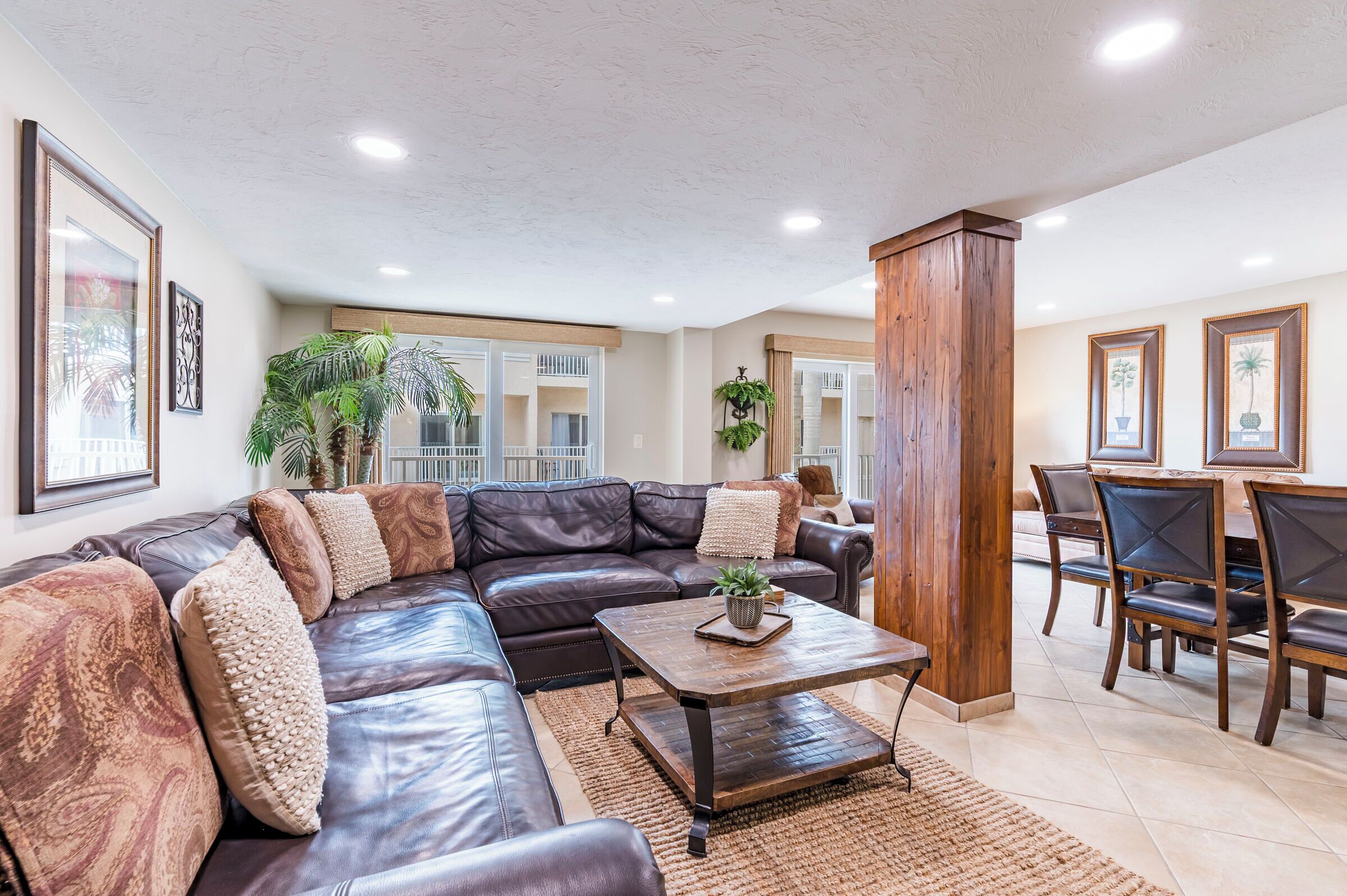 Bayside 2/2 Condo In Sarasota With Courtyard Views, Sleeps 6. - Siesta Key