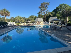 Pool - 147 Evian - Lagoon & Golf Course View, Pool/Tennis (Hilton Head Island)