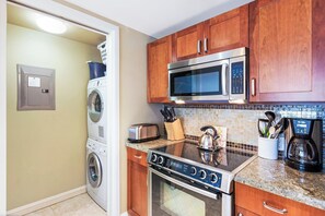 Microwave, oven, dishwasher, coffee/tea maker