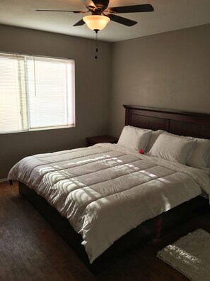 Room - A charming 1+1 located on the hillside of Ventura w/ Ocean View (Ventura)