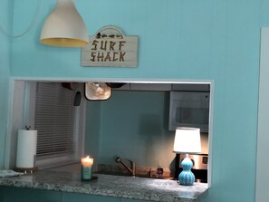 雪櫃、微波爐、焗爐、爐具