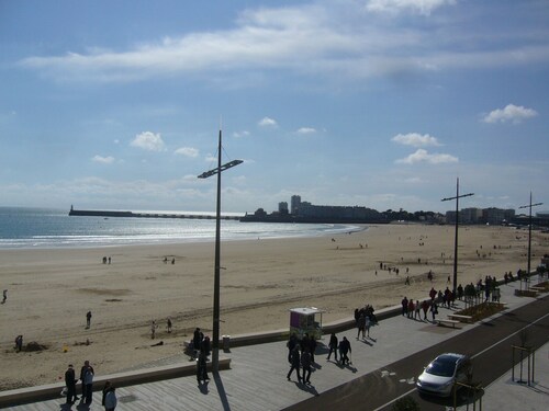 Studio spacieux face à la mer, proche commerces, tout équipé
