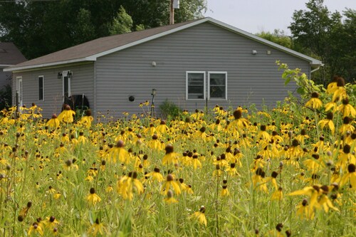 Peace on the Prairie — Quiet Nature Retreat on 24 Acres