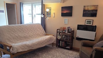 Smart TV, Netflix, books, streaming services