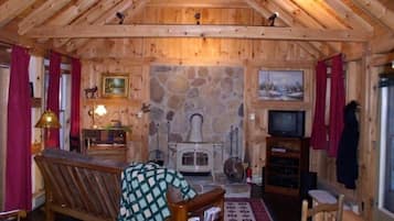 Smart TV, fireplace, stereo