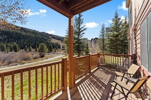 Property grounds - Spacious Townhouse in River Run w/ Slope Views from Private Deck! (Keystone)