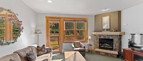 TV, fireplace, DVD player