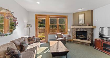 Spacious Townhouse in River Run w/ Slope Views from Private Deck!
