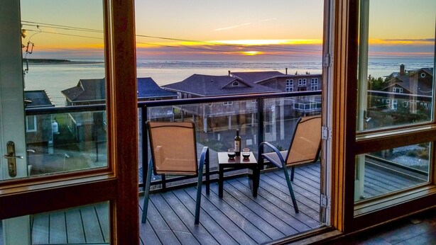 Unclassified image, 1 of 35, button - Large, Modern, Ocean-view home with HOT TUB just steps to the beach! (Netarts)