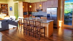 Unclassified image, 5 of 35, button - Large, Modern, Ocean-view home with HOT TUB just steps to the beach! (Netarts)