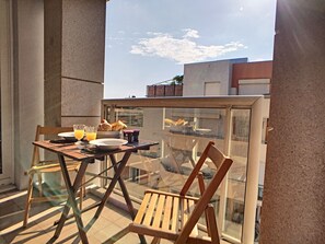 Outdoor dining - N&J -PALAIS RENOIR - Close sea - Free parking (Niza)