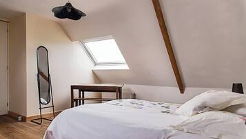 2 Schlafzimmer, Bügeleisen/Bügelbrett, Reisekinderbett, kostenloses WLAN