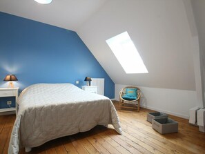 6 bedrooms - Spacious house with garden and pets allowed, ideal for families (La Meurdraquière)