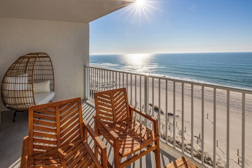 Beachfront Beauty - Practically New 1BR Condo! Gulf Front At Perdido Skye