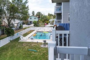 Terrace/patio - Fountain Head 6 - Condo 2 Bedroom / 1.5 Bath , maximum occupancy of 4 people. Holmes Beach Anna Maria Island (Holmes Beach)