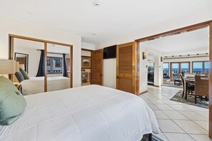 2 bedrooms, iron/ironing board, travel cot, WiFi - H1869: Beautifully Decorated End Villa, Spectacular Views, Golf Cart, WIFI (Avalon)