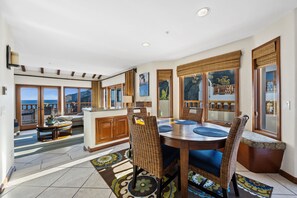 Dining - H1869: Beautifully Decorated End Villa, Spectacular Views, Golf Cart, WIFI (Avalon)