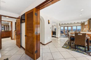 Dining - H1869: Beautifully Decorated End Villa, Spectacular Views, Golf Cart, WIFI (Avalon)