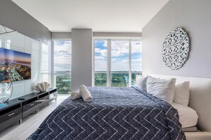 3 slaapkamers, een strijkplank/strijkijzer, wifi, beddengoed