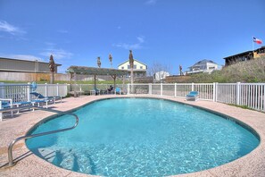 Pool - This super cute 1 bedroom 1 bath condo is located in the heart of Port Aransas! (Port Aransas)
