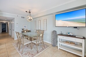 Dining - Gulf Front Condo In Ocean Breeze East - An Endless Blue View Just For You! (Perdido Key)