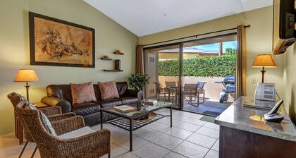 K0322: Corner Bungalow at Plaza Villas - Walking Distance to Downtown PS Restaur