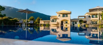 Villa de luxe privée avec piscine pour 10-11 personnes à Corfou en Grèce