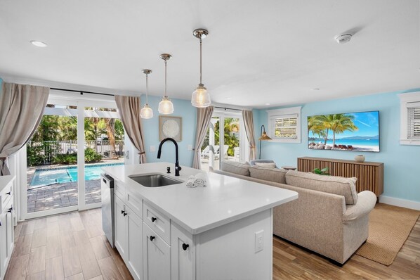 المنشأة من الداخل