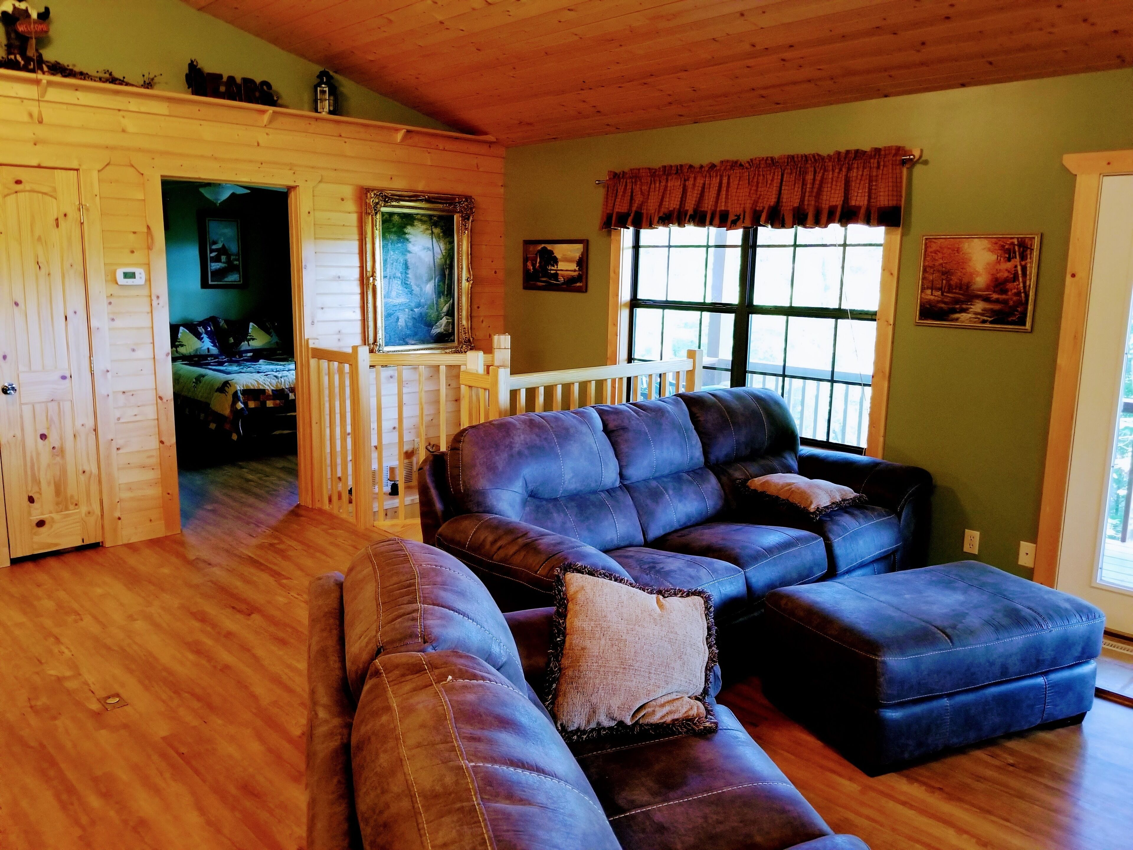 Smart-tv, eldstad, tv-spel och dvd-spelare