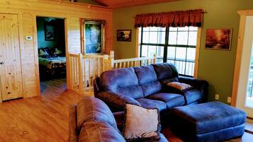 Smart-tv, eldstad, tv-spel och dvd-spelare