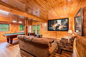 TV, fireplace, DVD player