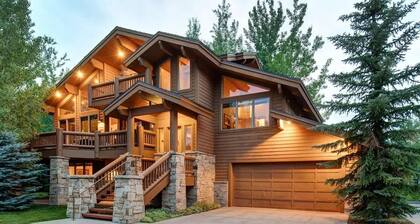 Abode at Arrowood, 3 private master suites, hot tub, Deer Valley