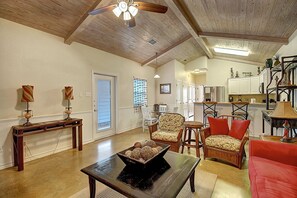 TV, DVD player - Beautiful condo with slope entry community pool! (Port Aransas)