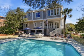 A heated pool - 20 Gannet St - 2nd Row with Ocean Views, Massive Pool & Backyard (Hilton Head Island)