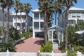 Exterior - Paradise Found is exactly what you can expect when you rent this private house! (South Padre Island)