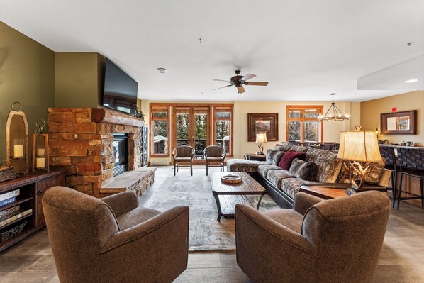 TV, fireplace, DVD player