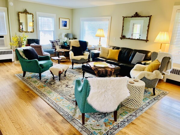 Smart TV, fireplace, table tennis, books