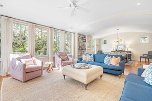 Smart TV, DVD player, stereo - Perfect Kiawah house! New construction, steps to beach w/pool, gorgeous decor (Kiawah Island)