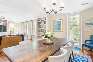 Interior - Perfect Kiawah house! New construction, steps to beach w/pool, gorgeous decor (Kiawah Island)