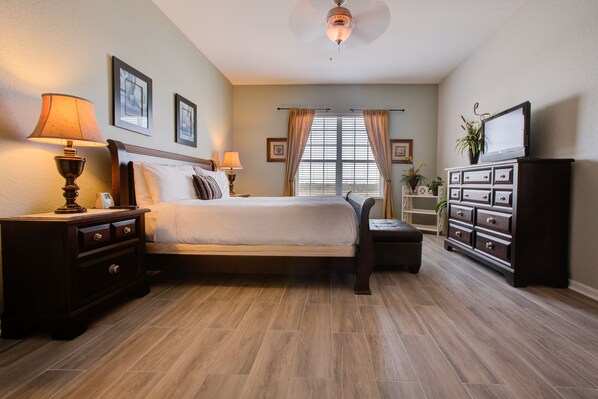 3 bedrooms, desk, iron/ironing board, travel cot