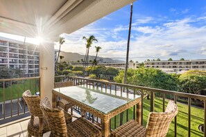Outdoor dining - Oceanview Condo | Walk to Kamaole Beach II | Updated Kihei Getaway w/ AC (Kihei)