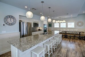 Fridge, microwave, oven, stovetop - FABULOUS home in Banyan Beach, an upscale beachfront community. (Port Aransas)