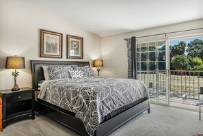 2 makuuhuonetta, silitysrauta/-lauta, vauvan matkasänky, Wi-Fi