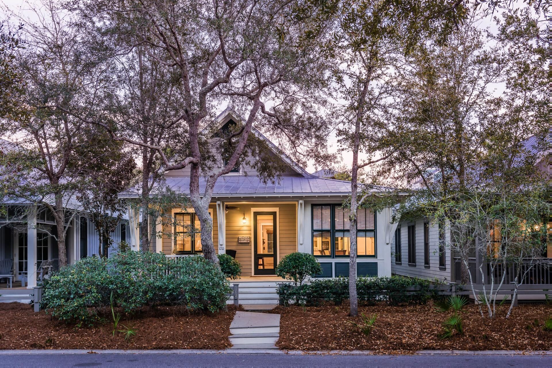 Fall Dates Available! Park District! Fireplace! Furnished Porch! 3 Adult Bikes!