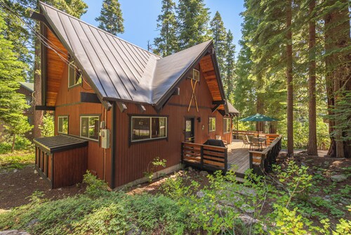 Tahoe Swiss Village Chalet, priv beach HOA pier, walk to beach!
