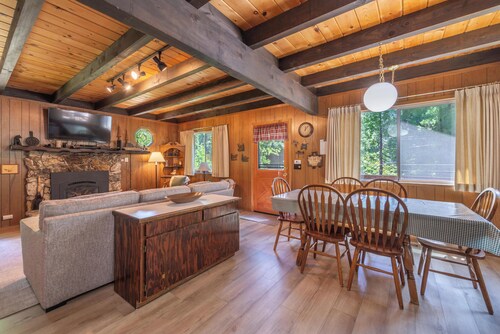 Tahoe Swiss Village Chalet, priv beach HOA pier, walk to beach!