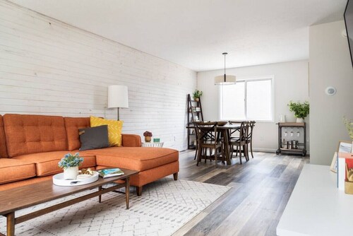 3-Bedroom Townhouse w/Garage Near TART Trail, Beach & Downtown Traverse City