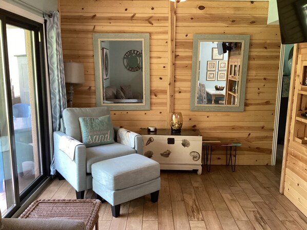 Smart TV, DVD player, books