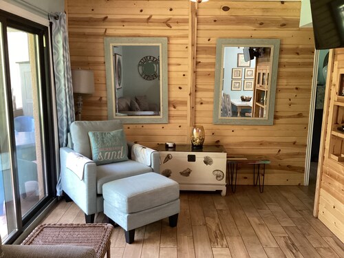 BEACHFRONT COMPLEX-1st FLOOR & FULLY RENOVATED!