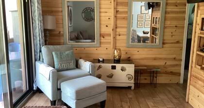 BEACHFRONT COMPLEX-1st FLOOR & FULLY RENOVATED!